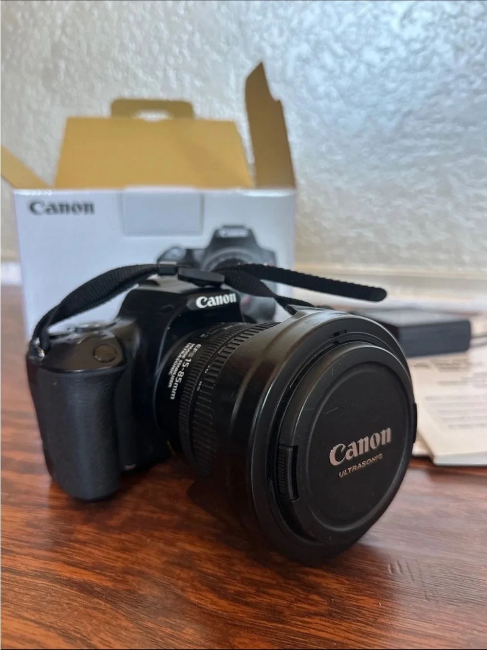 Canon EOS Rebel SL3 DSLR Camera - Black with 15-85 lens